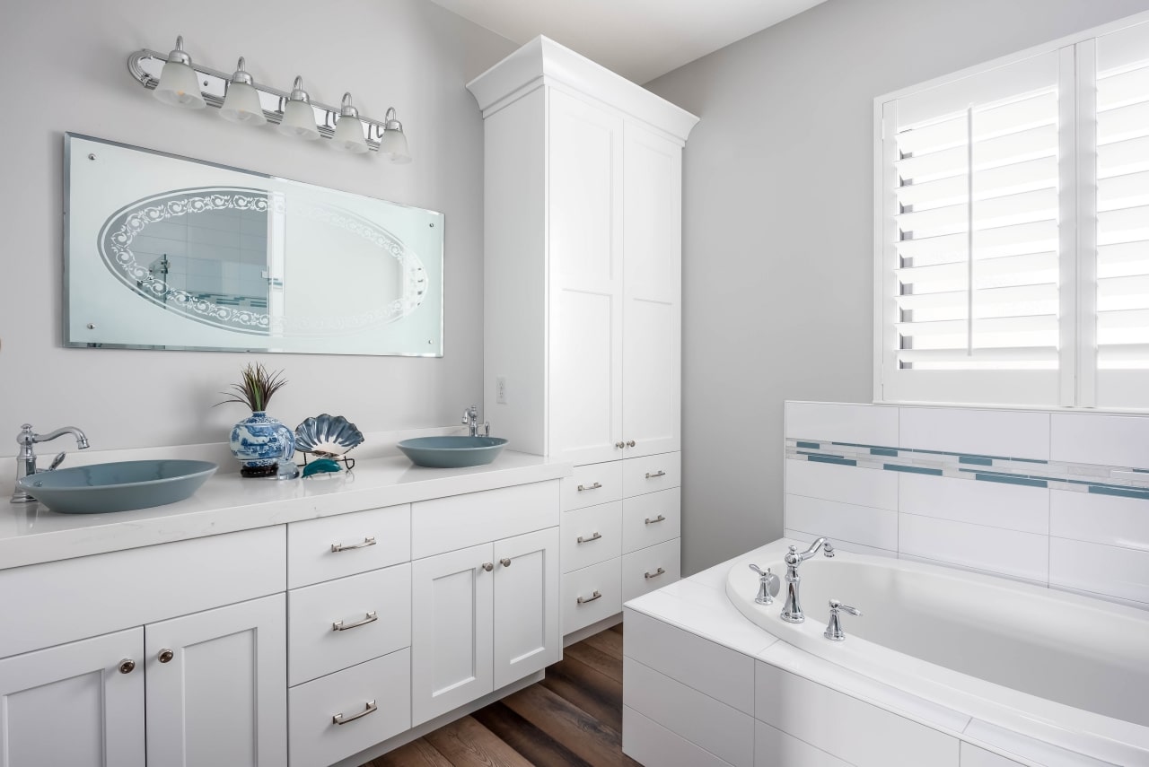 plantation shutters white